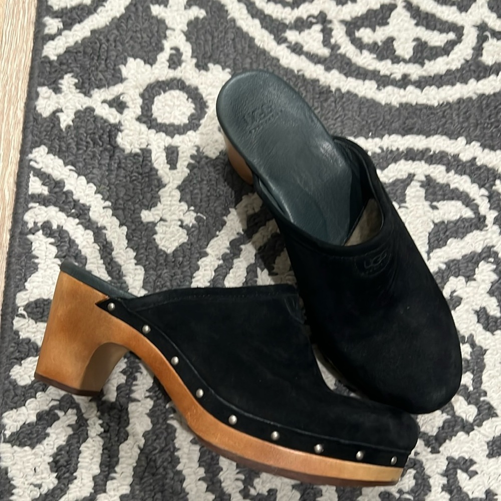 Ugg clogs